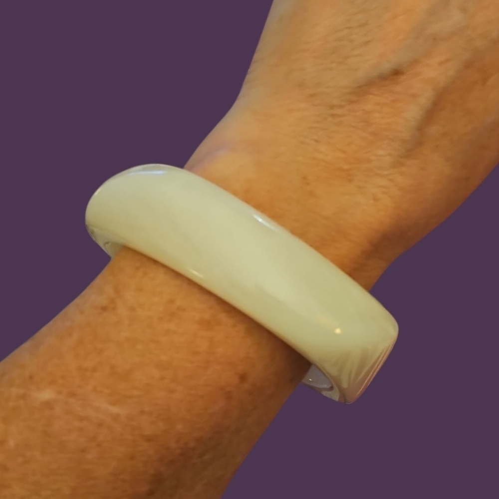 Vintage 1980s White Mod Bangle Bracelet